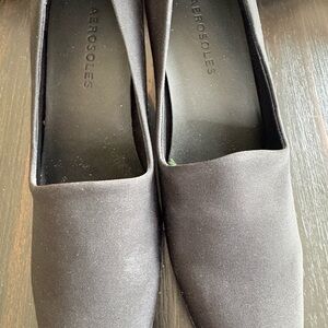 AEROSOLES Women's Black Slip-On Loafers